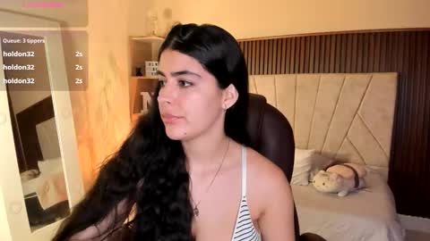 Niah  You can call me Ni or cutie haha online show from December 16, 7:41 pm