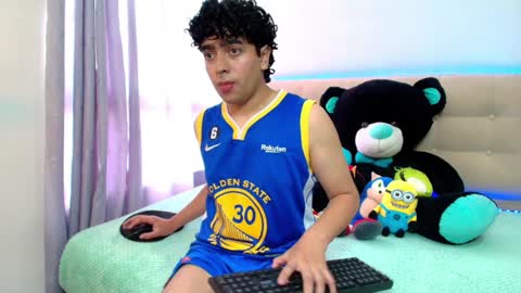 Snapshot of _nickconnor1 chatting on December 13, 8:04 pm Nicolas online show from December 13, 8:04 pm