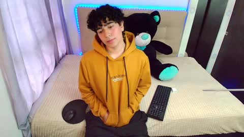 Snapshot of _nickconnor1 chatting on December 30, 9:19 pm Nicolas online show from December 30, 9:19 pm