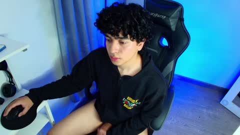 Snapshot of _nickconnor1 chatting on January 9, 1:39 am Nicolas online show from January 9, 1:39 am