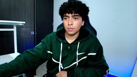 Snapshot of _nickconnor1 chatting on January 26, 12:58 am Nicolas online show from January 26, 12:58 am