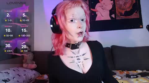 Snapshot of _nicole_meow_ chatting on June 17, 2:14 am Nicole online show from June 17, 2:14 am