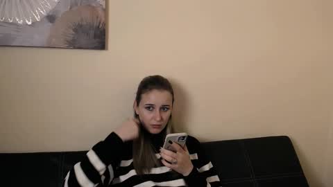 Snapshot of _nicole_new chatting on February 19, 3:19 pm Nica online show from February 19, 3:19 pm