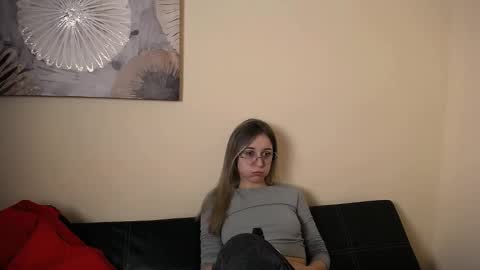 Snapshot of _nicole_new chatting on March 4, 10:32 am Nica online show from March 4, 10:32 am