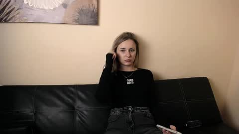 Snapshot of _nicole_new chatting on March 15, 11:16 am Nica online show from March 15, 11:16 am