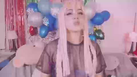 niiky online show from December 20, 3:31 pm