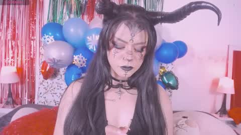niiky online show from December 23, 12:30 pm
