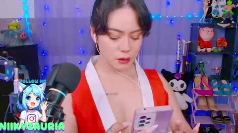 niiky online show from February 4, 11:49 am