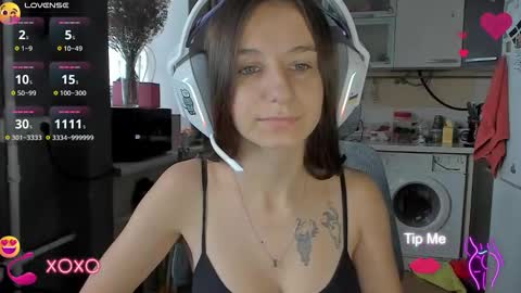 Snapshot of _nika_kik chatting on October 7, 12:02 pm Nika online show from October 7, 12:02 pm