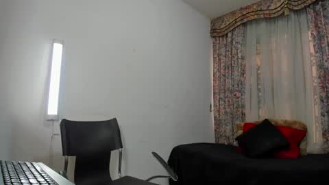 Niki online show from February 8, 7:49 pm