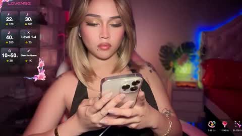 Snapshot of _nippleticklexxx chatting on October 10, 3:22 pm Lily online show from October 10, 3:22 pm