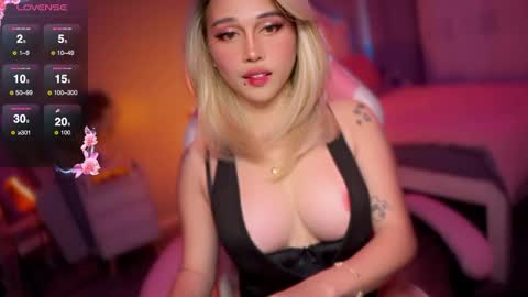 Snapshot of _nippleticklexxx chatting on December 17, 7:31 pm Lily online show from December 17, 7:31 pm