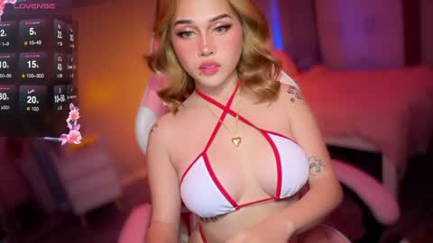 Snapshot of _nippleticklexxx chatting on December 22, 2:58 pm Lily online show from December 22, 2:58 pm