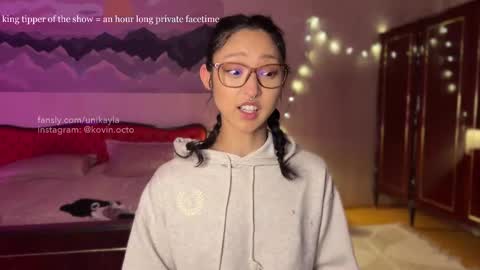 Snapshot of _octopussy_ chatting on February 15, 4:25 am Mikayla online show from February 15, 4:25 am