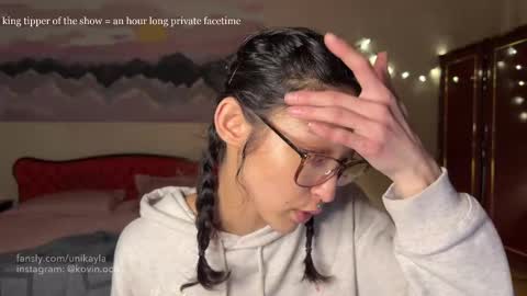 Snapshot of _octopussy_ chatting on February 15, 7:27 am Mikayla online show from February 15, 7:27 am