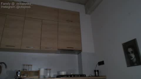 Snapshot of _octopussy_ chatting on February 2, 8:07 pm Mikayla online show from February 2, 8:07 pm