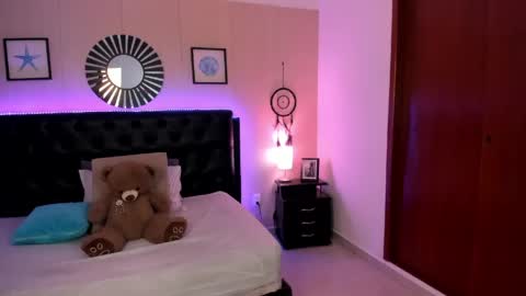 Olivia jones online show from March 20, 2:11 pm