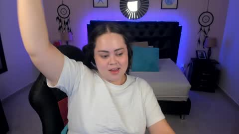 Olivia jones online show from April 24, 1:24 pm