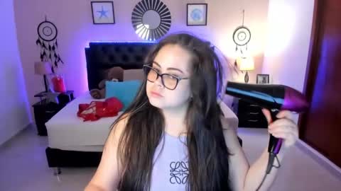Olivia jones online show from May 7, 12:21 pm