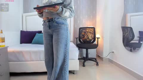  peach1  online show from May 15, 10:22 am