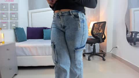  peach1  online show from May 21, 10:33 am
