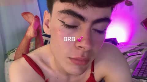 Snapshot of _peachyboy chatting on July 21, 5:32 am esteban online show from July 21, 5:32 am