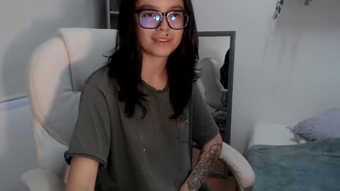 Snapshot of _phia chatting on February 3, 11:48 am Sophia online show from February 3, 11:48 am