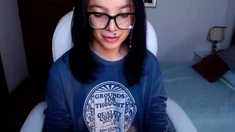 Snapshot of _phia chatting on February 18, 2:51 am Sophia online show from February 18, 2:51 am