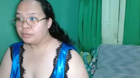 Snapshot of _pinayglamourbum_143xxx_ chatting on March 16, 7:45 am Pinaylovelybum online show from March 16, 7:45 am