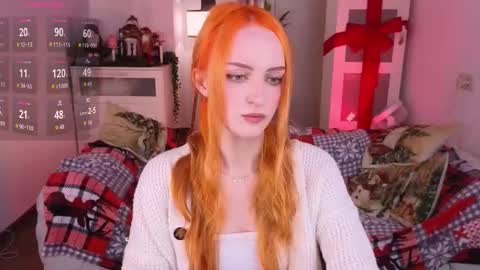 Snapshot of _pink_wassabi_ chatting on December 21, 10:17 pm Maisie online show from December 21, 10:17 pm