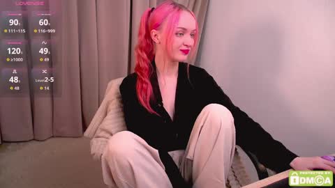 Maisie online show from May 3, 2:23 pm