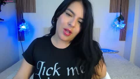 Laura online show from May 19, 6:03 pm