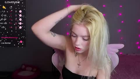 Ellie and Nika online show from May 4, 4:14 pm