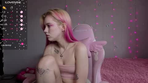 Ellie and Nika online show from May 10, 12:10 pm