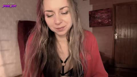 Snapshot of _pure_joy chatting on December 13, 9:09 pm Joy online show from December 13, 9:09 pm