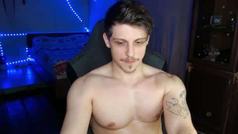 Snapshot of _purrari chatting on December 21, 1:15 am Vampire online show from December 21, 1:15 am