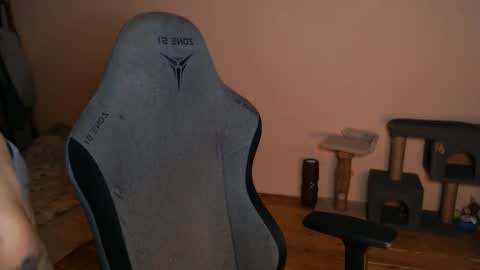 Snapshot of _purrari chatting on November 6, 9:37 pm Vampire online show from November 6, 9:37 pm