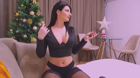 Sarah online show from December 21, 2:35 pm