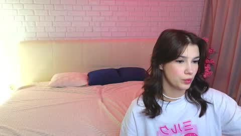 Merlizz Eva Jane Mila Nicole  left to right  online show from February 17, 5:36 am