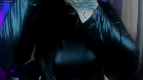 Raven online show from May 20, 12:00 pm