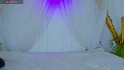 Snapshot of _redmoon chatting on December 1, 10:04 pm Moon online show from December 1, 10:04 pm