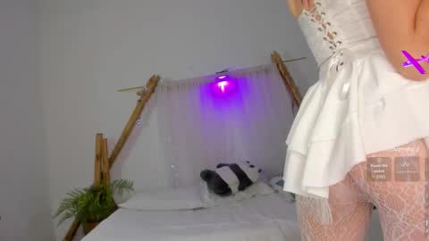 Snapshot of _redmoon chatting on February 12, 8:59 pm Moon online show from February 12, 8:59 pm