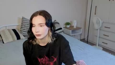 LISSAPVT IS OPEN online show from September 18, 4:25 am