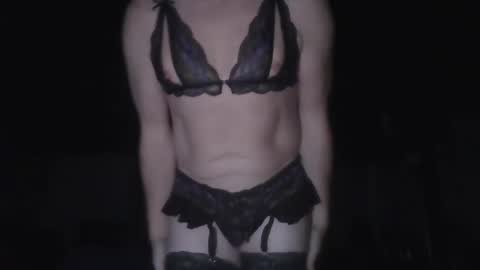 Snapshot of _rose_michelle chatting on February 23, 11:55 am Rose Michelle online show from February 23, 11:55 am