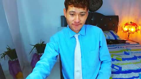 Snapshot of _santi2 chatting on March 23, 12:58 am santi online show from March 23, 12:58 am