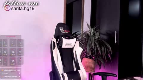 Snapshot of _sara_hernandez chatting on February 28, 10:09 am Sara intagram online show from February 28, 10:09 am