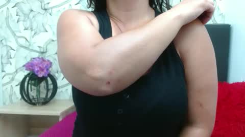 Snapshot of _saraximena_ chatting on February 12, 5:57 am _saraximena_ online show from February 12, 5:57 am