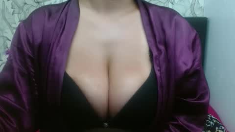 Snapshot of _saraximena_ chatting on February 24, 5:22 pm _saraximena_ online show from February 24, 5:22 pm