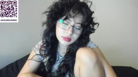 Chloee online show from May 1, 3:11 am