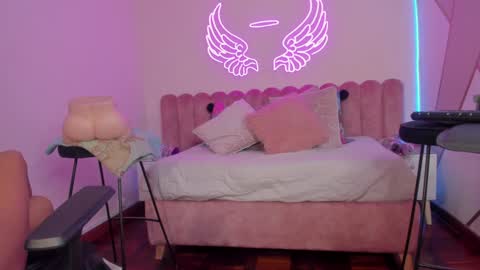 Snapshot of _scarletmoore chatting on January 14, 3:57 pm Scarlett online show from January 14, 3:57 pm